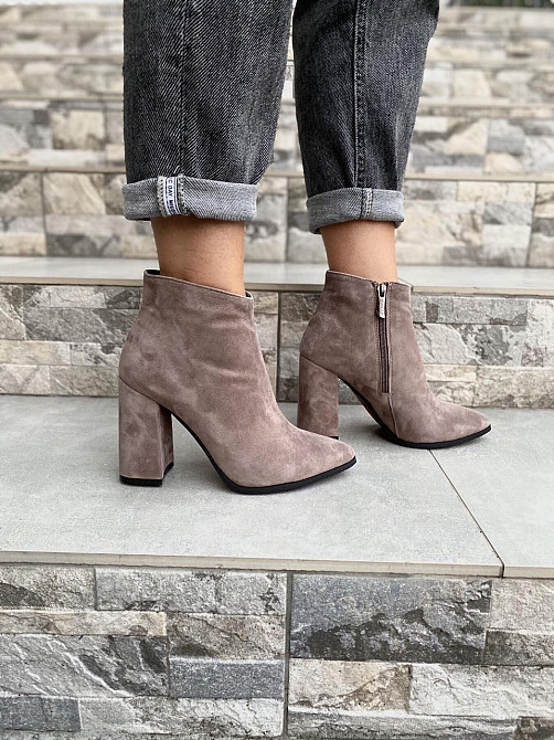 Nivelle Черевики жіночі NIVELLE капучино натуральна замша 37р. каблук 9.5см висота 10см (3026) Коломия - фото 1