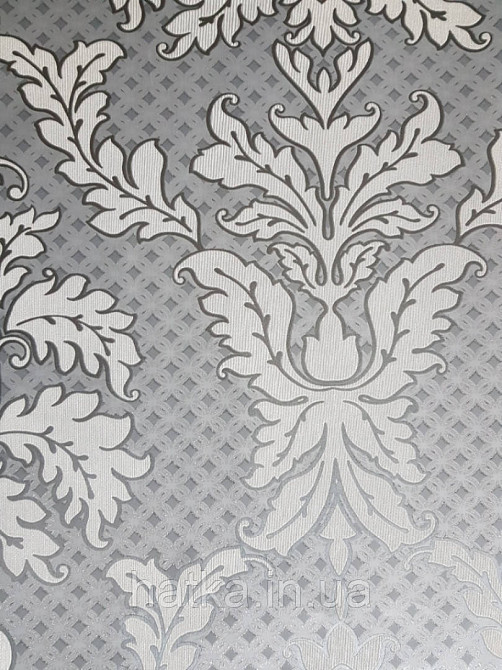 Шпалери вінілові на флізелін метрові Marburg Kingdom 31501 вензелі великі сірі фон темно сірий з сріблом Київ - фото 1
