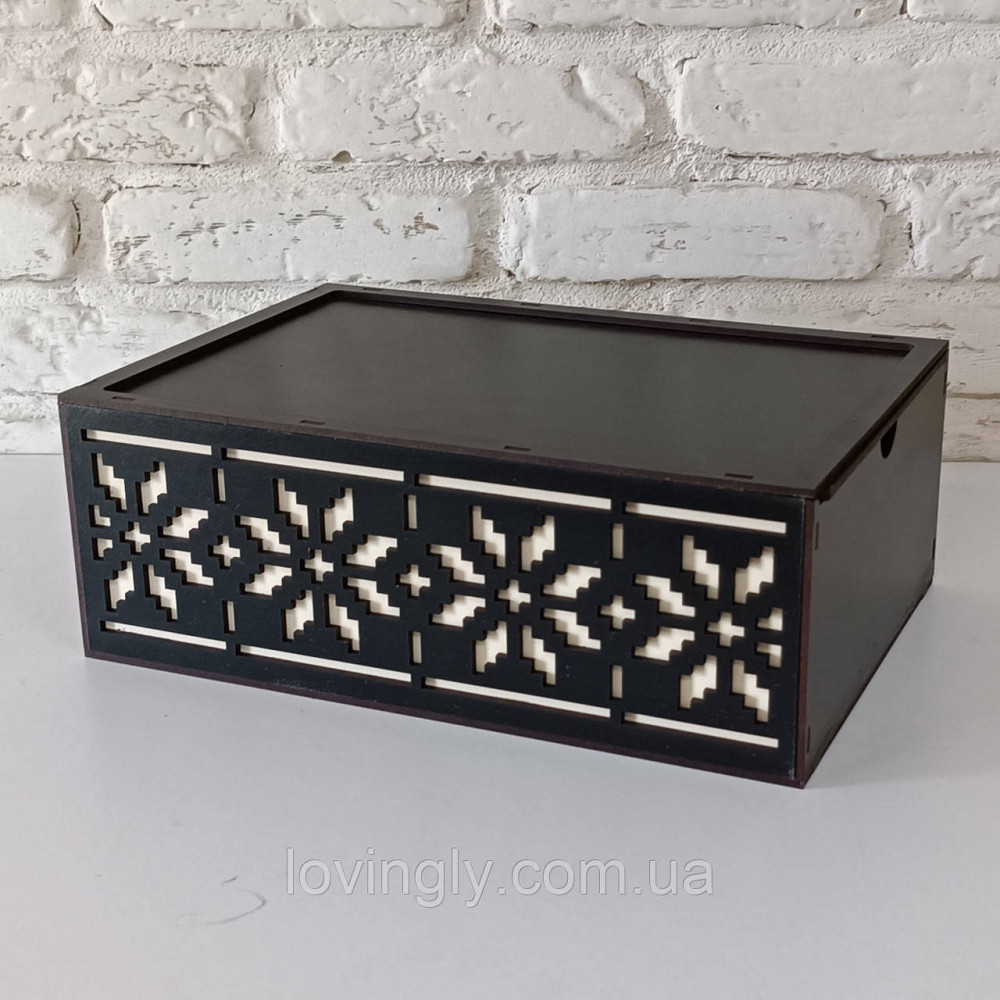 Подарочная коробка черного цвета с орнаментом  21/16/8 см Ирпень - изображение 1