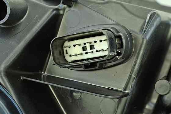 Фара автомобіль Ford Mondeo 5 (2013-2016) права покажчик повороту білий галоген лінзована Мукачево