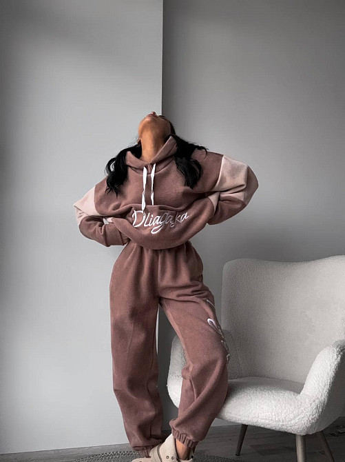 Жіночий теплий костюм з вишивкою Одеса - фото 3