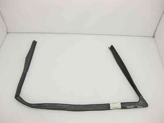 Mercedes-Benz  A2517250125 Ущільнювач опускного скла передніх лівих дверей R-Class W251 Одеса