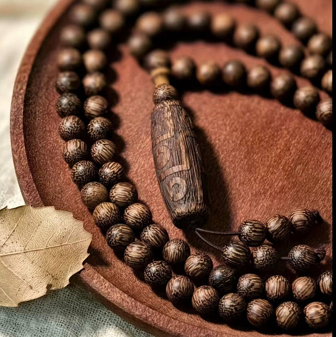 Молитвенные бусы из агарового дерева 108 бусин – деревянные четки для медитации и молитвы Киев - изображение 2