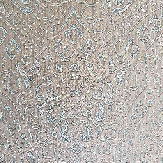 Шпалери метрові вінілові на флізелін Yuanlong Samsara східний стиль вензель білі сріблясті на блакитному 3д Київ