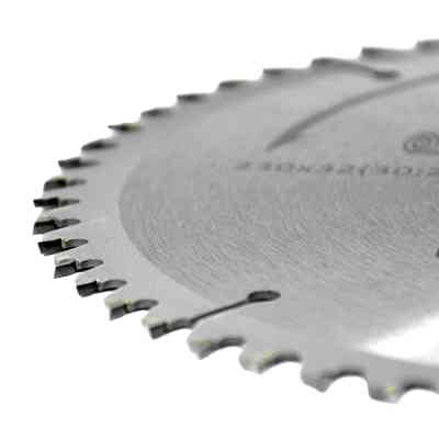 Диск пильный Grad по дереву с твердосплавными напайками Ø230×32(30;25.4)×60Т, 6000об/мин (1958575) Винница