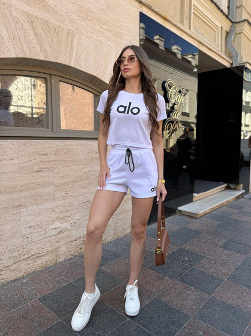 Женский прогулочный костюм двойка: футболка с накатом и шорты американский рубчик Одесса - изображение 3