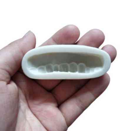 Молд силиконовый Челюсть 70 на 30 на 16 мм серый Киев