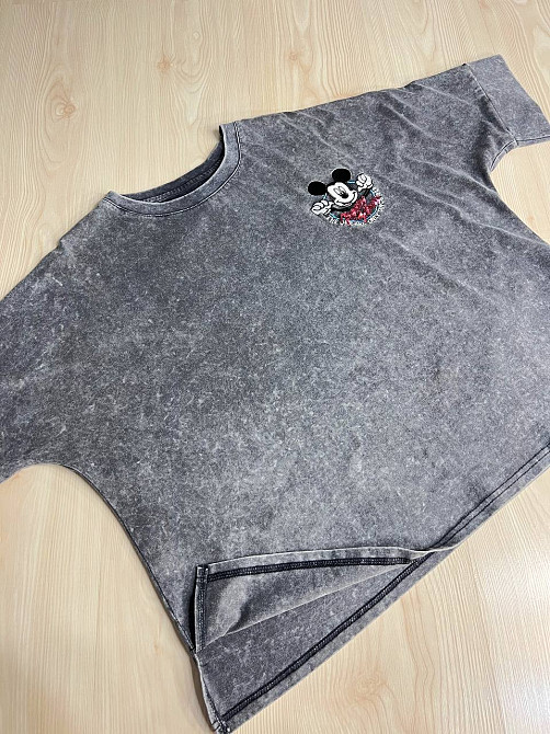 Футболка женская A-N 26030 вареная тай-дай оверсайз с вышивкой Mickey Mouse, серый, one size Киев - изображение 4