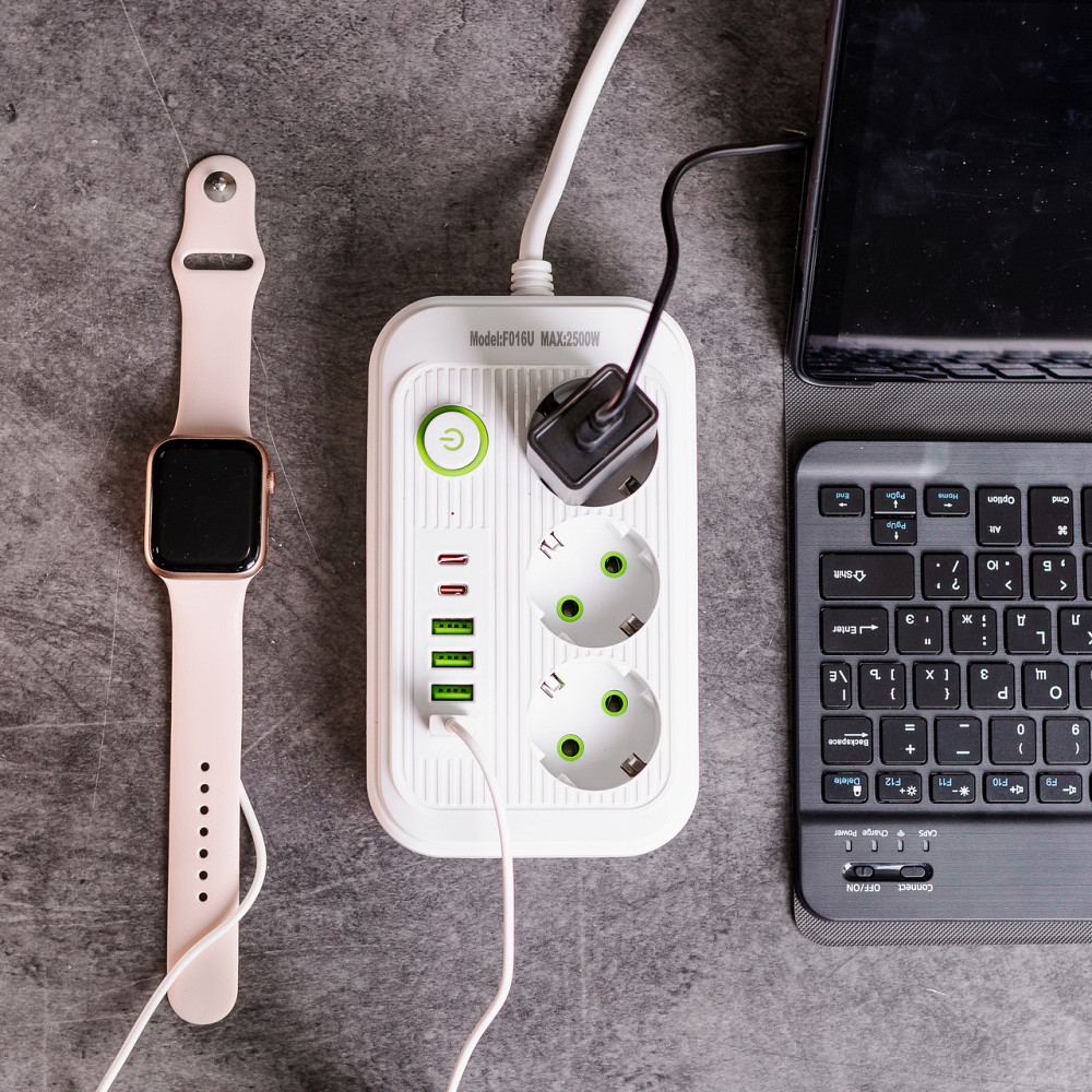 Yiwu Мережевий фільтр кабель 4.75 м подовжувач F16 на 3 розетки 4 usb 2 type-c та кнопкою відкл Коломия - фото 2