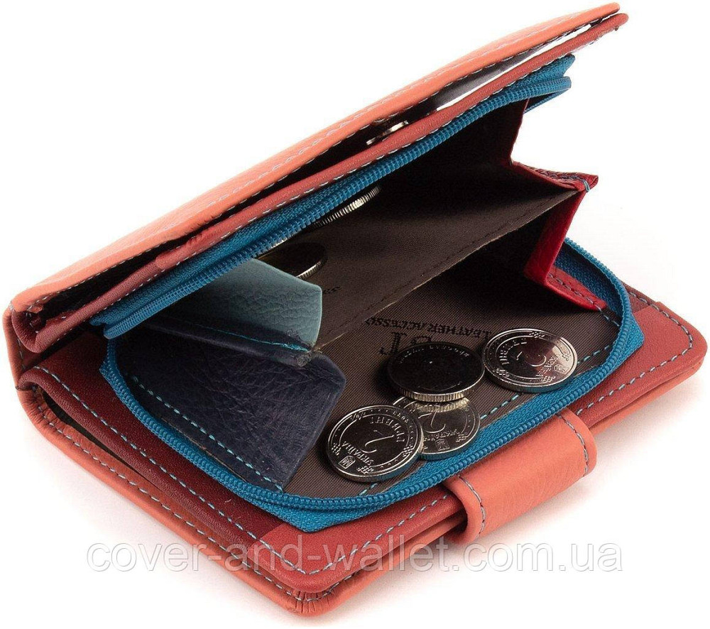 Жіночий компактний гаманець з натуральної шкіри рожевого кольору з хлястиком на магніті ST Leather Київ - фото 3