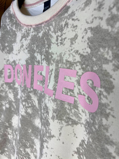 Свитшот женский Joy one 1732 удлиненный оверсайз вареный тай-дай с надписью DONELES one size, молочний, one size Киев - изображение 9