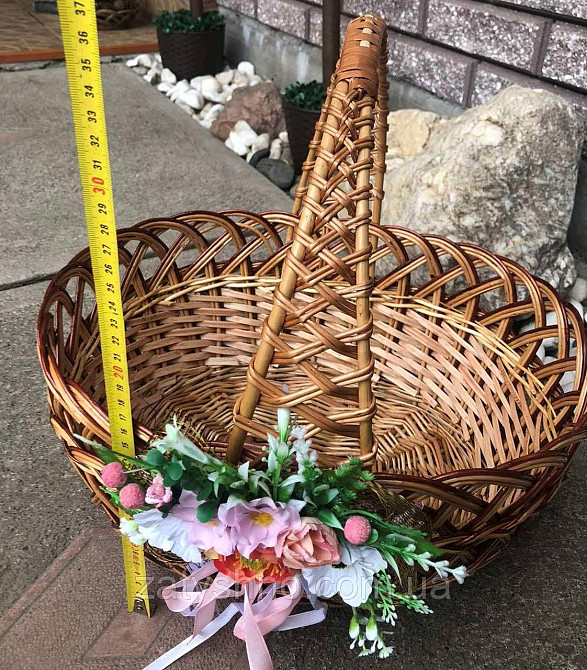 Корзина пасхальная  из лозы плетеная с цветком Киев - изображение 2