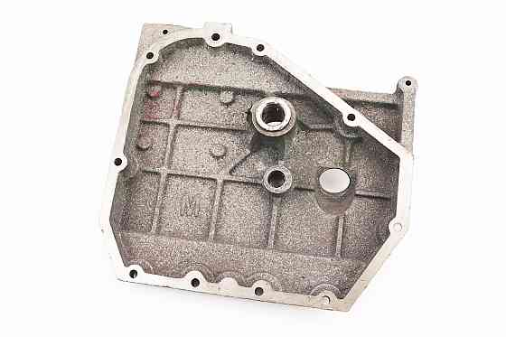 Кришка блока двигуна права (з боку заводного важеля), 9отв., чавун R190N/195NM Тип 2 Київ