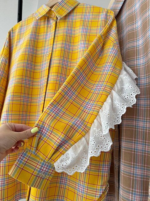 Женская стильная оверсайз рубашка в клетку с акцентными рукавами Одесса - изображение 3