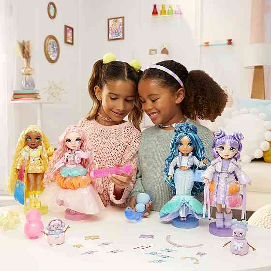 Лялька Rainbow High серії Winter Wonderland - Скайлер Дніпро