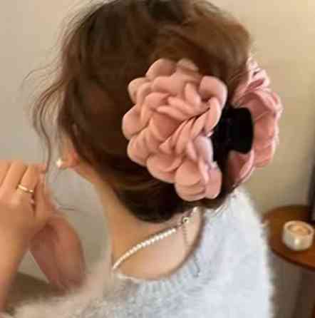 Крабик для волос с цветком розы пудровый 9 см, заколка краб для волос цветок, большой женский аксессуар для прически Киев