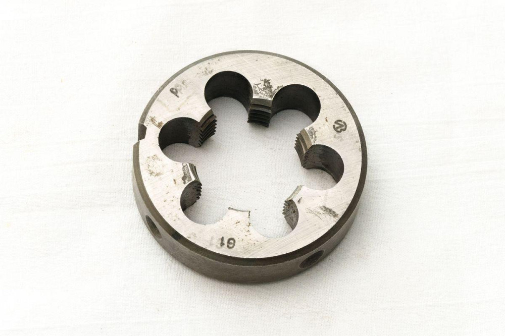 Плашка G1 3/8 трубная цилиндрическая Стандарт — резьбонарезной инструмент для труб Харьков - изображение 1