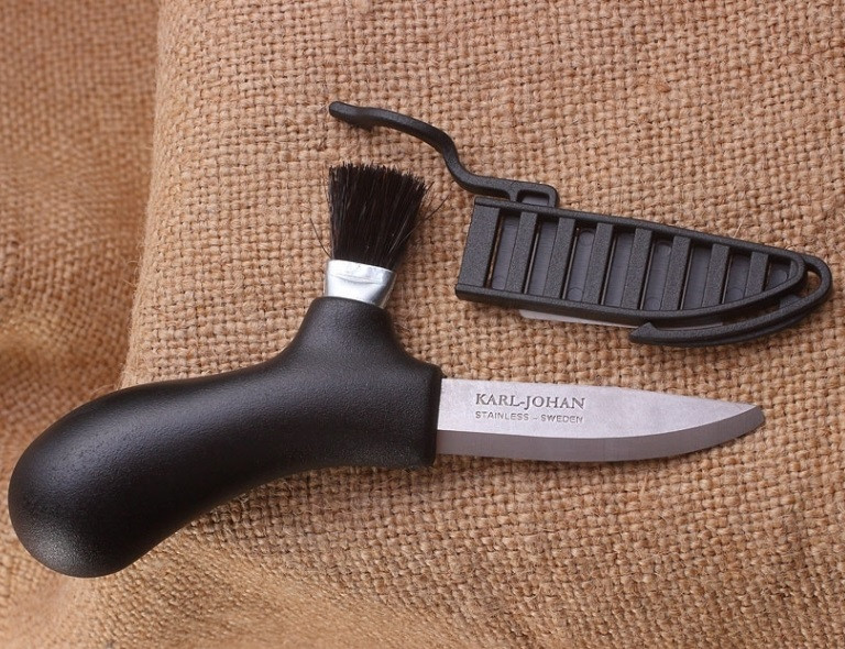 Нож для грибов с щеткой Morakniv 