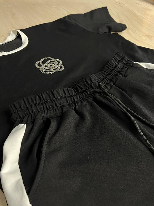 Костюм жіночий Saint Wish 385 футболка з шортами квітка камінці оверсайз чорний, чорний, XL Київ - фото 15