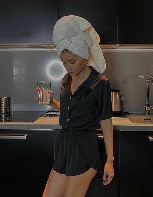 Женская стильная повседневная домашняя шелковая пижама Одесса - изображение 2