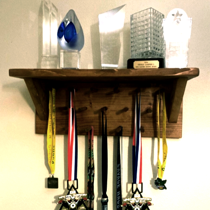 Полка для медалей 