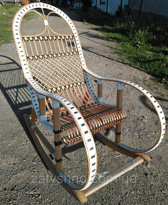 Біла крісло гойдалка з ротанга та лози Київ - фото 6