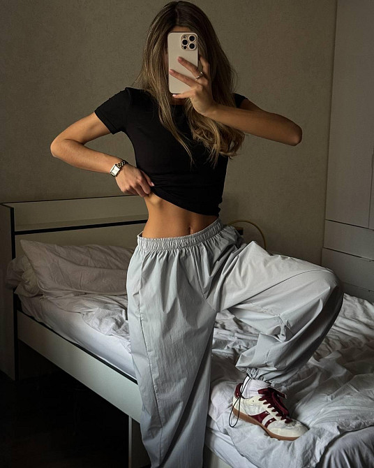 Женские спортивные оверсайз штаны матовая плащевка жатка Серый Одесса - изображение 2