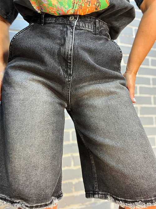 Шорти жіночі джинсові Q-4 Denim 544-24 бермуди косі кишені довжина до колін рвані чорні, чорний, 33 Одеса - фото 7