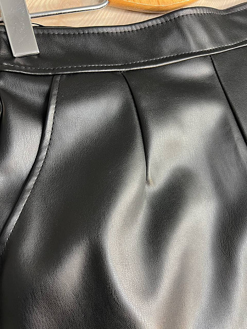 Шорти жіночі Gritana 153 короткі з кишенями висока талія екошкіра чорні, чорний, S Київ - фото 4