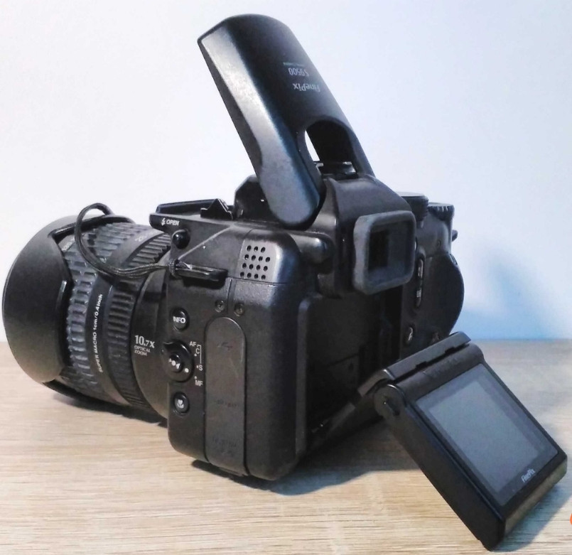 Фотоапарат цифровий FUJIFILM FinePix S9500 Київ - фото 6