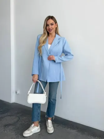 Женская куртка с ремнём и плечами — это базовый пиджак для стильного образа Одесса