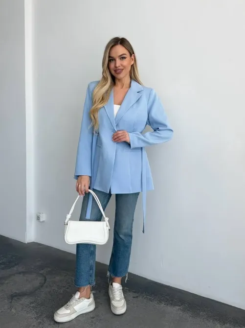 Женская куртка с ремнём и плечами — это базовый пиджак для стильного образа Одесса - изображение 6