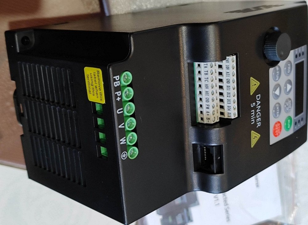 Частотний перетворювач 5.5кВт. 220в. х 380В.  трьохфазний. Харків - фото 4