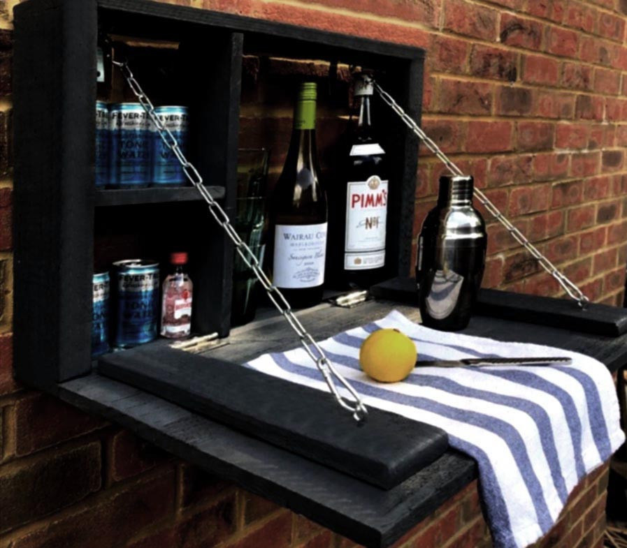 Настенный бар 