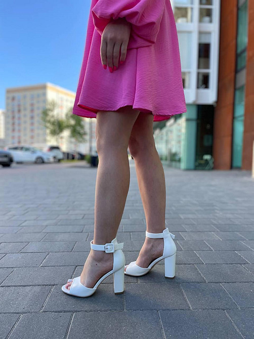 L&M Білі босоніжки літні жіночі на підборах еко-шкіра L&M F52-3 р. 38-40 / Стильне жіноче взутт Коломия - фото 2