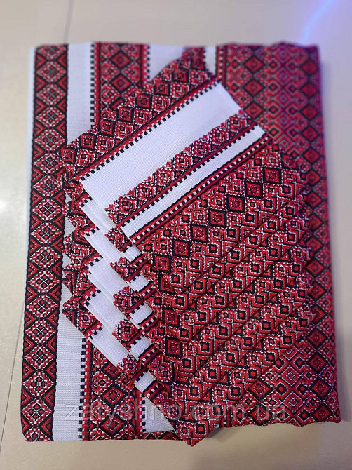 Красная яркая скатерть с салфетками Киев - изображение 6