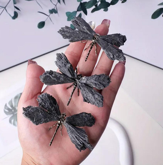 Фігурка бабки із натурального чорного турмаліну, сувенір із натурального каменю (розмір 6-8 см) 1 шт Київ - фото 1