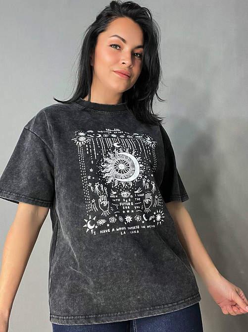 Футболка женская A-N 25062 оверсайз вареная тай-дай с принтом луна, черный, one size Киев - изображение 1