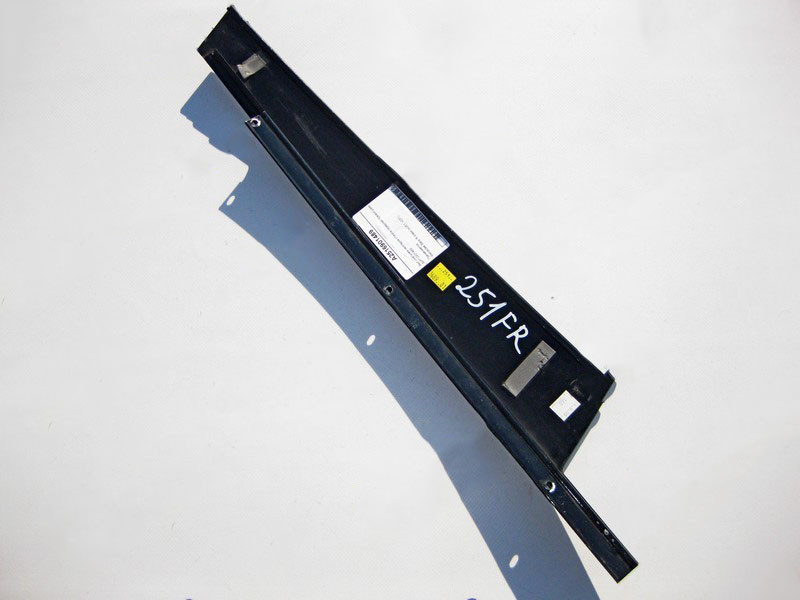 Mercedes-Benz  A2516901489 Вертикальна накладка скла передніх правих дверей R-Class W251 Одесса - изображение 2