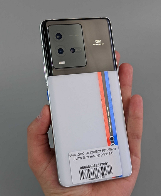 Смартфон Vivo iQOO 10 12Gb/256Gb White ( BMW M branding) Киев - изображение 1