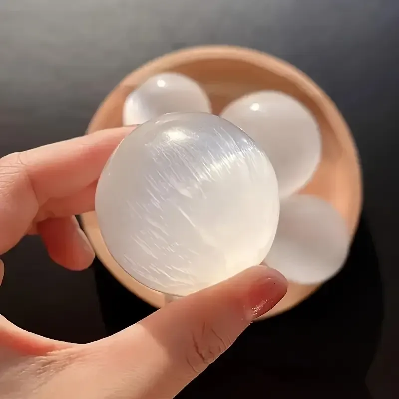 Селенитовый шар 4 см — натуральный камень для медитации и энергетической чистки Киев - изображение 3