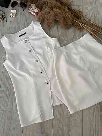 Женский базовый костюм двойка: удлиненный жилет и мини юбка из плотной костюмки Одесса