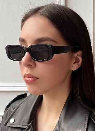 Сонцезахисні прямокутні окуляри в пластиковій оправі чорні Луцк