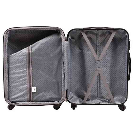 Валіза пластикова WINGS 5398  мала 55 см коричнева Київ