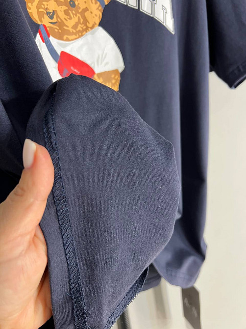 Футболка жіноча 25125 A-N оверсайз подовжена вільний крій з принтом ведмедик напис CALIFORNIA one size, темно-синій, one size Київ - фото 14