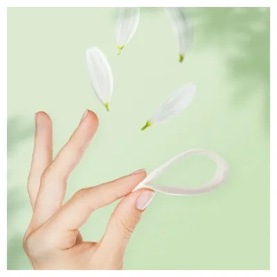 Ежедневные прокладки Naturella Сamomile Light 20 шт. (4015400240310) Винница