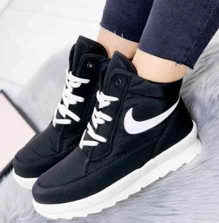 Зимові жіночі Кросівки на хутрі Чорні Найки Снікерси в стилі N!ke (розміри: 36,37,38,39,40) Дніпро