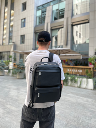 Чоловічий рюкзак для ноутбука та поїздок з натуральної шкіри 40х30х16, сумка наплічна Tiding Bag, чорна Київ