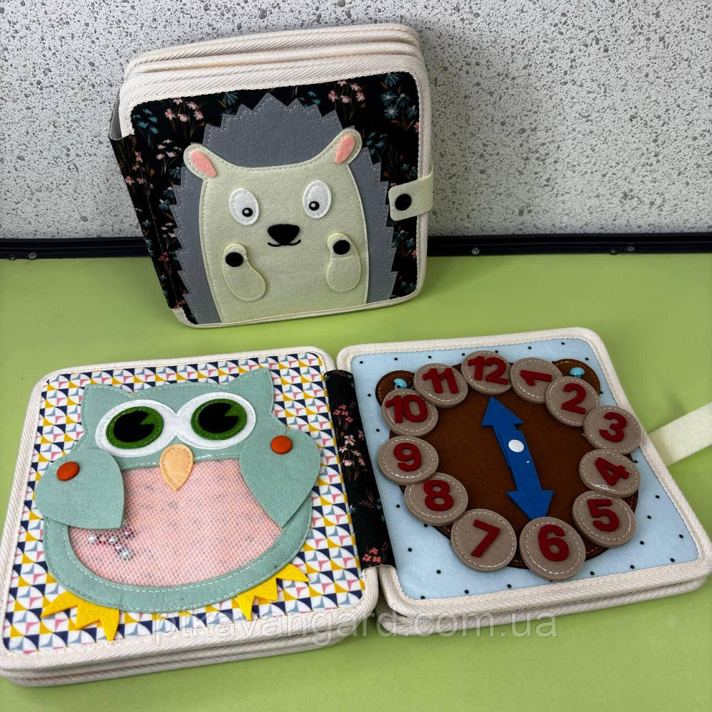 Фетровая книга-бизиборд развивающая 