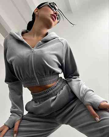 Жіночий повсякденний велюровий костюм з широкими штанами та укороченою кофтою плюшевий велюр Сірий, 42/44 Одеса